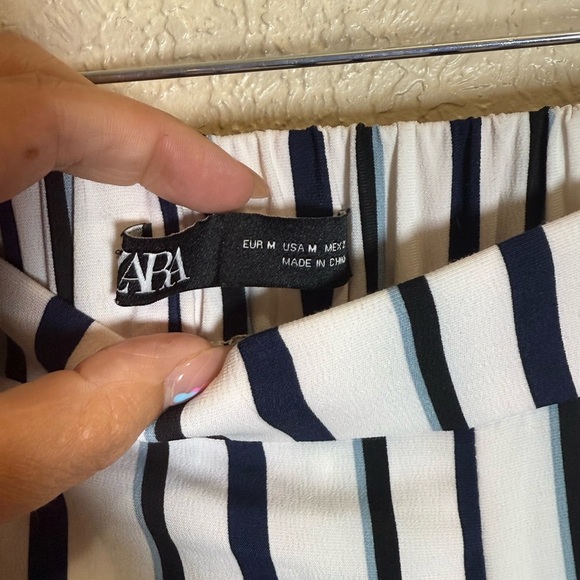 Zara White and Blue Striped Wide Leg Cropped Pants Flowy Elastic Waist M pockets - Picture 5 of 12